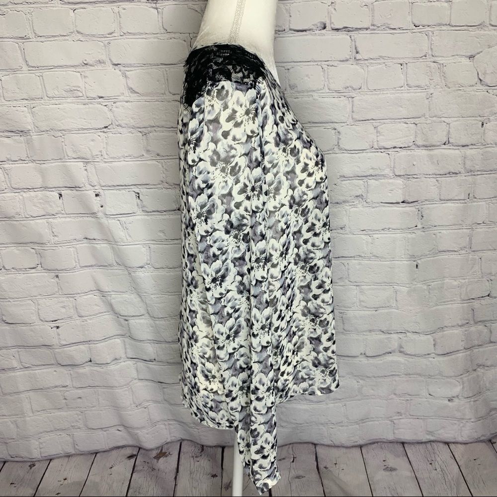 Lumiere Black and white floral semi-sheer lace shoulder long sleeve top - Picture 4 of 11